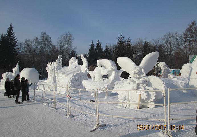 На XVII Сибирскогм фестивале снежной скульптуры